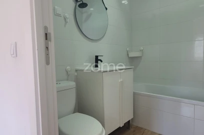 Apartamento T1 para Venda em Massamá e Monte Abraão