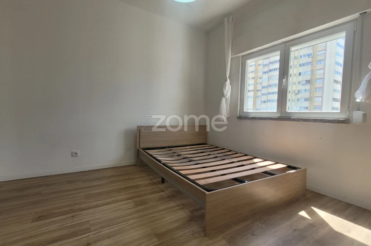 Apartamento T1 para Venda em Massamá e Monte Abraão Foto 6