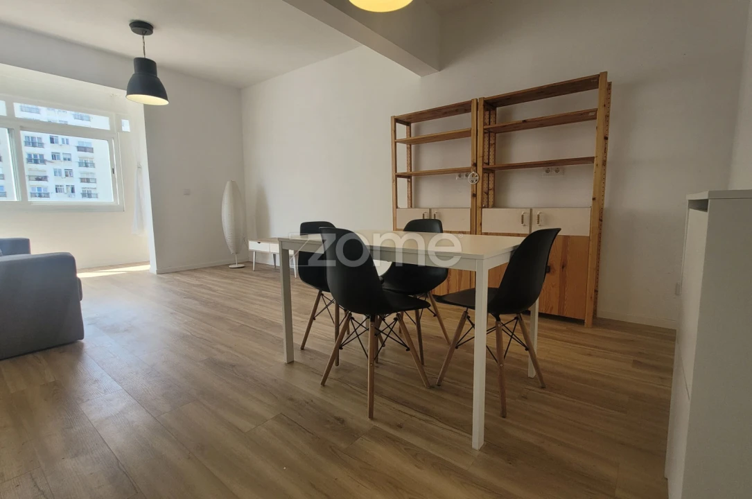 Apartamento T1 para Venda em Massamá e Monte Abraão Foto 1