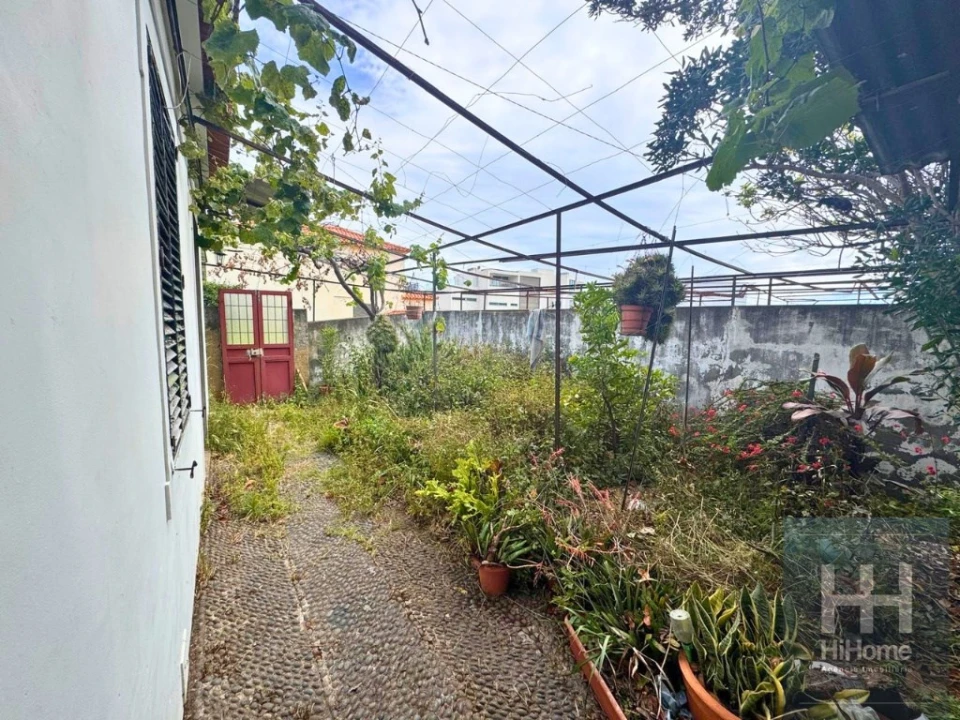 Moradia T1 para Venda em São Martinho Foto 8