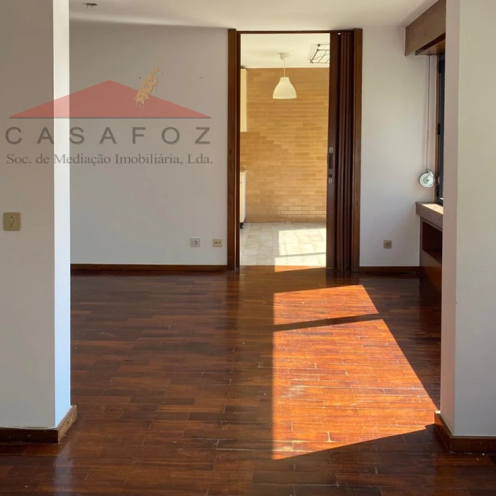 Apartamento T1 para Arrendamento em Aldoar, Foz do Douro e Nevogilde Foto 8