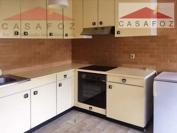 Apartamento T1 para Arrendamento em Aldoar, Foz do Douro e Nevogilde