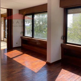 Apartamento T1 para Arrendamento em Aldoar, Foz do Douro e Nevogilde