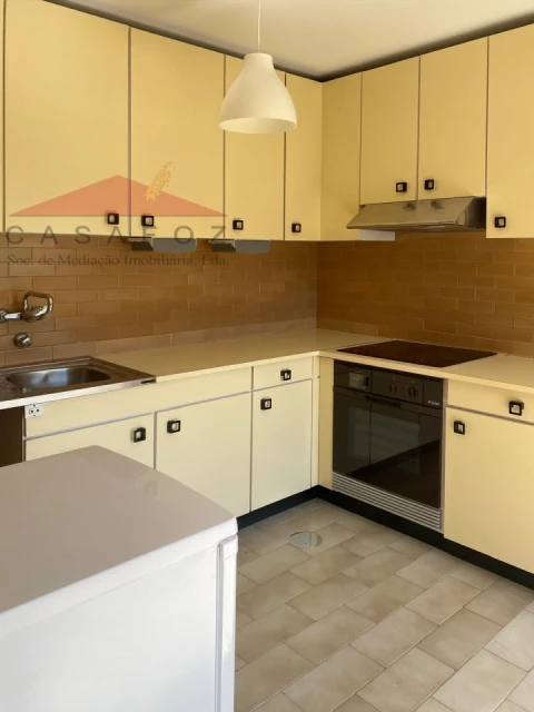 Apartamento T1 para Arrendamento em Aldoar, Foz do Douro e Nevogilde