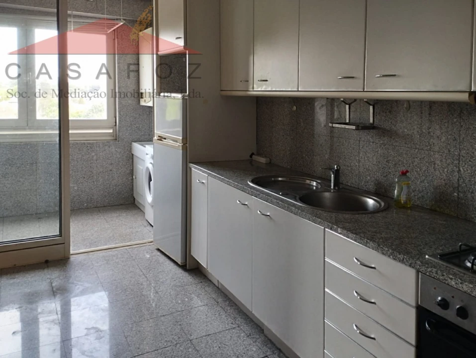 Apartamento T1 para Arrendamento em Lordelo do Ouro e Massarelos Foto 9