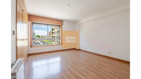 Apartamento T4 para Venda em Aldoar, Foz do Douro e Nevogilde