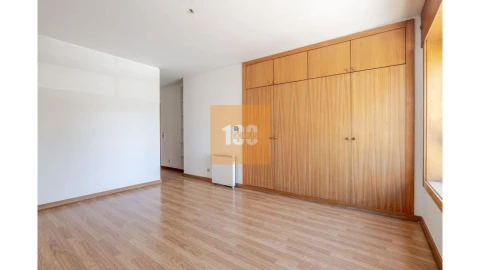 Apartamento T4 para Venda em Aldoar, Foz do Douro e Nevogilde