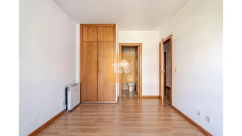 Apartamento T4 para Venda em Aldoar, Foz do Douro e Nevogilde