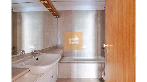 Apartamento T4 para Venda em Aldoar, Foz do Douro e Nevogilde