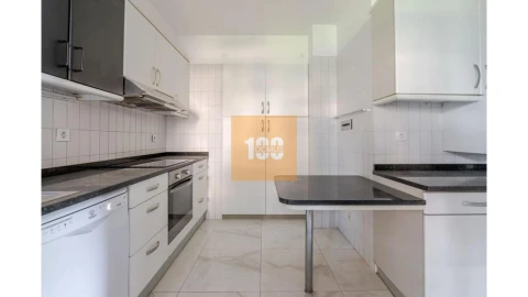 Apartamento T4 para Venda em Aldoar, Foz do Douro e Nevogilde