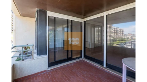 Apartamento T4 para Venda em Aldoar, Foz do Douro e Nevogilde