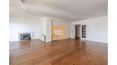 Apartamento T4 para Venda em Aldoar, Foz do Douro e Nevogilde