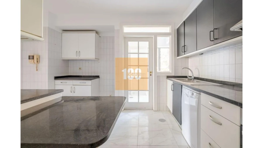 Apartamento T4 para Venda em Aldoar, Foz do Douro e Nevogilde Foto 13