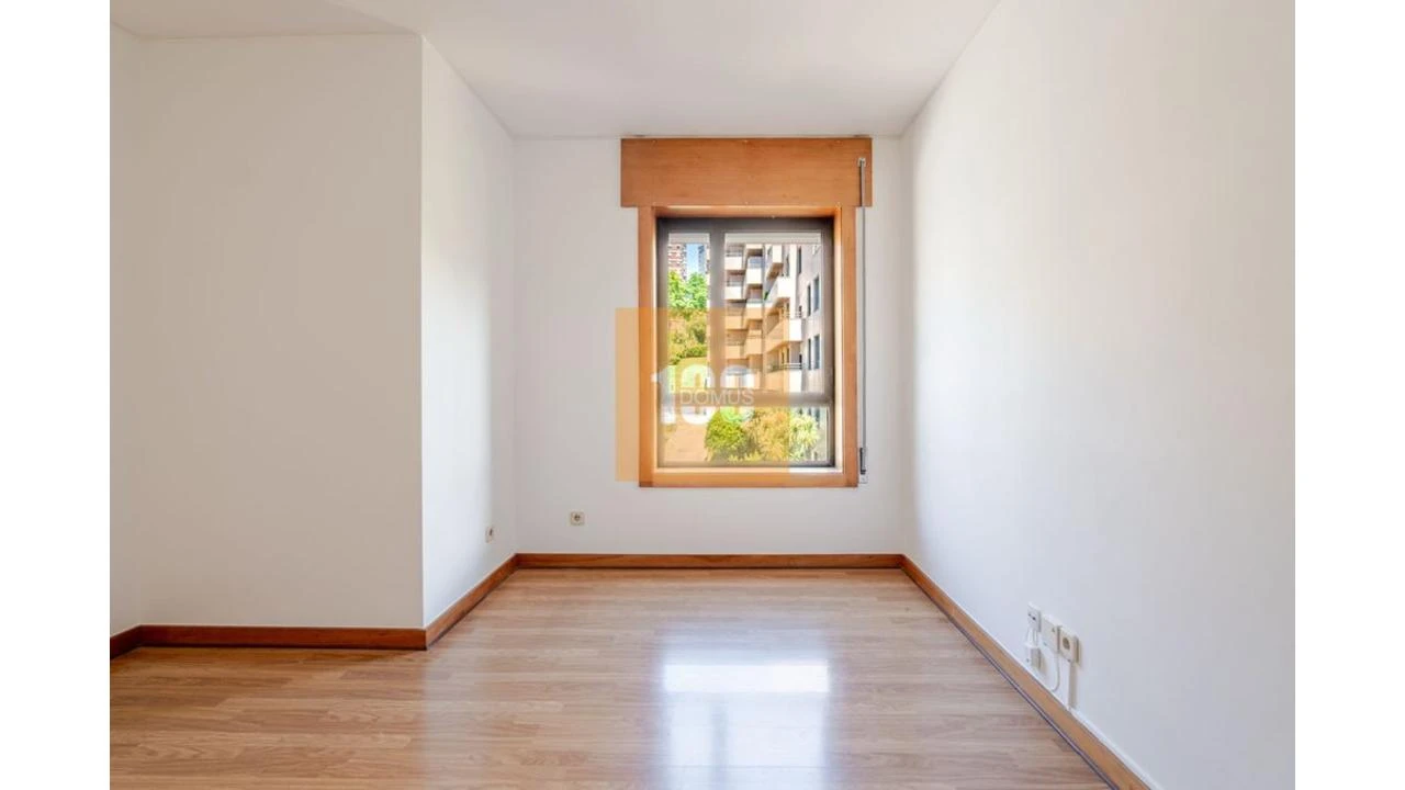 Apartamento T4 para Venda em Aldoar, Foz do Douro e Nevogilde Foto 19