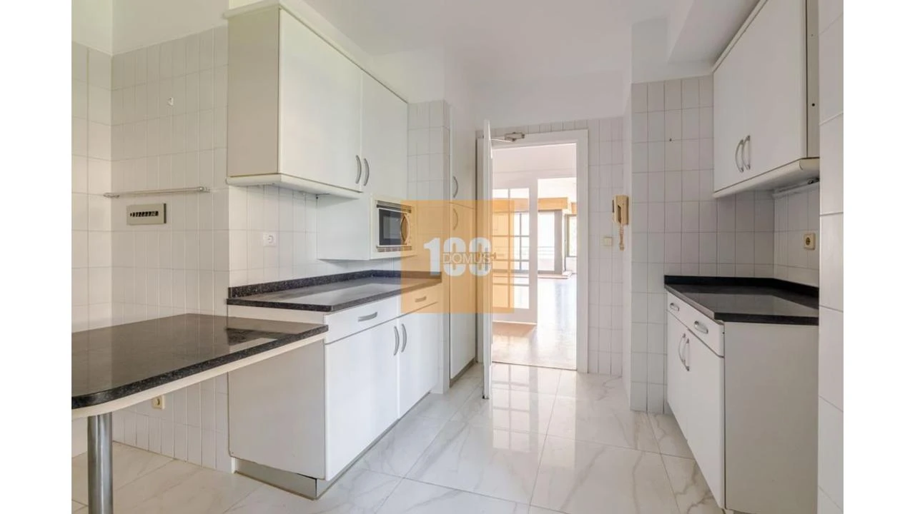 Apartamento T4 para Venda em Aldoar, Foz do Douro e Nevogilde Foto 11