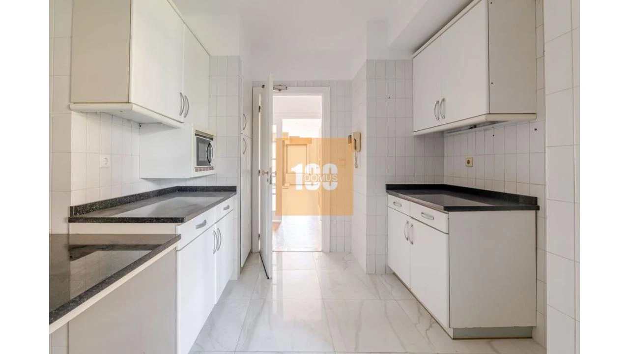 Apartamento T4 para Venda em Aldoar, Foz do Douro e Nevogilde Foto 12