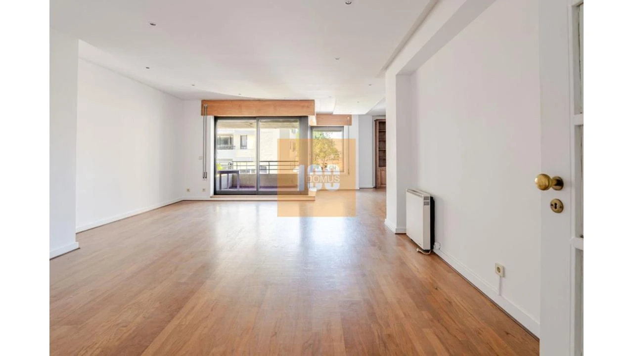 Apartamento T4 para Venda em Aldoar, Foz do Douro e Nevogilde Foto 3