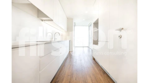 Apartamento T4 para Arrendamento em Areeiro
