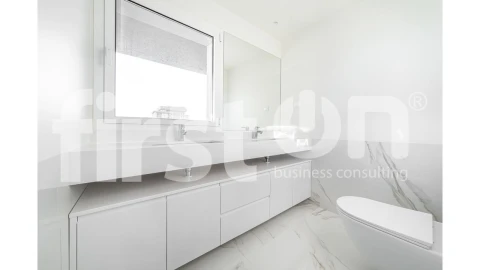 Apartamento T4 para Arrendamento em Areeiro