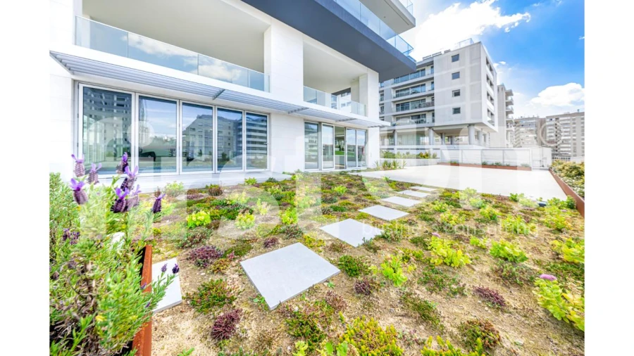 Apartamento T4 para Arrendamento em Areeiro Foto 23