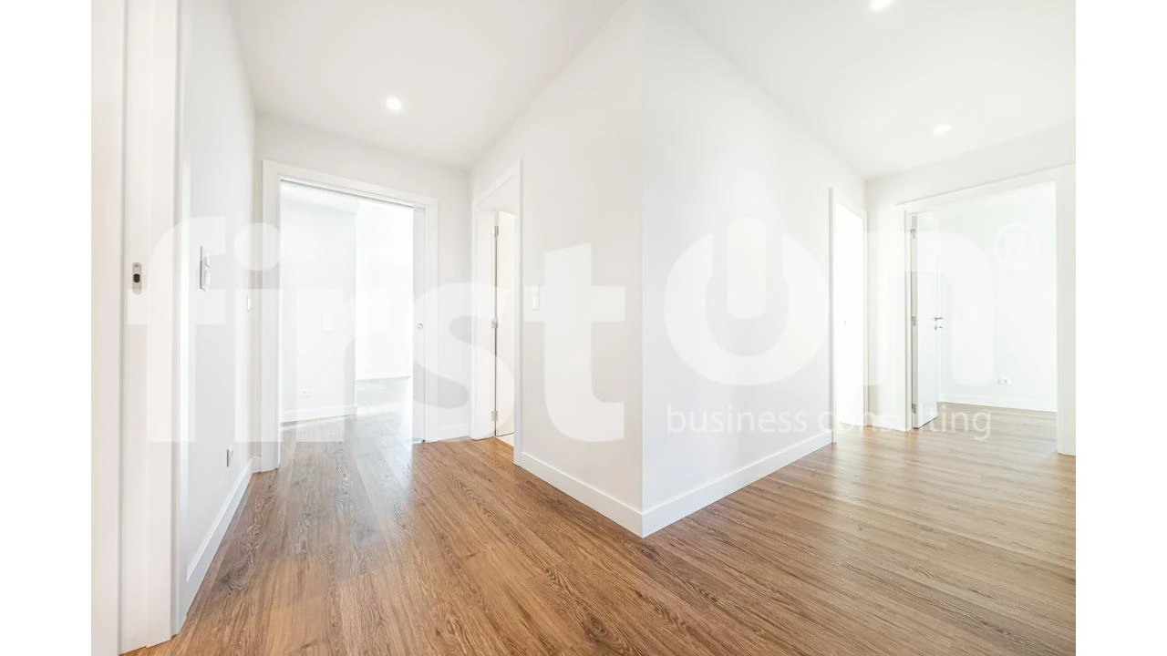 Apartamento T4 para Arrendamento em Areeiro Foto 20