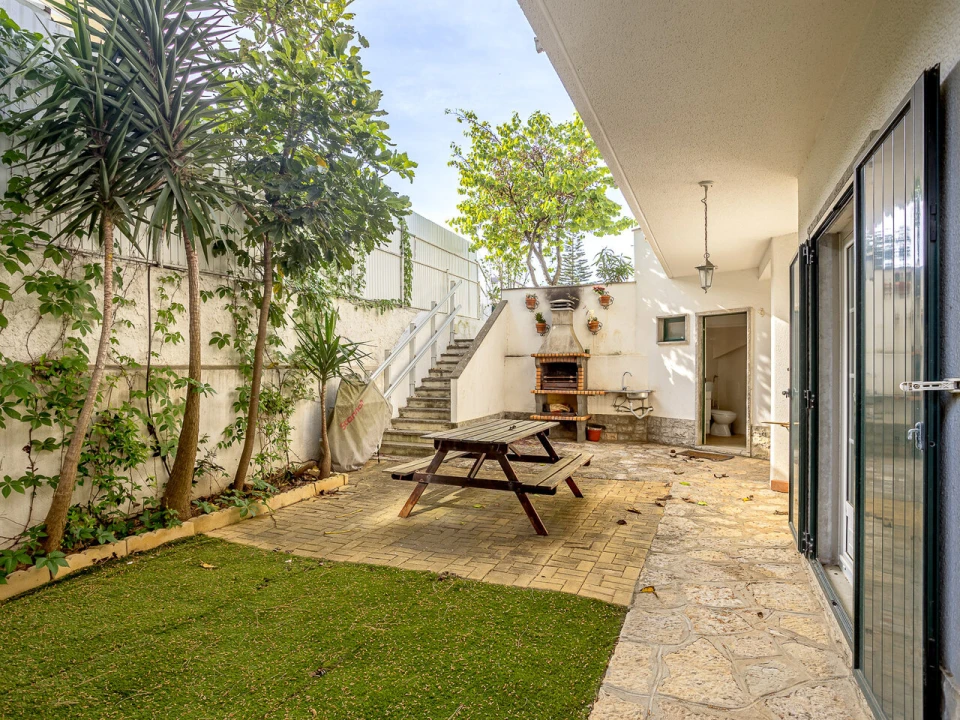 Moradia T6 para Venda em Carcavelos e Parede Foto 37