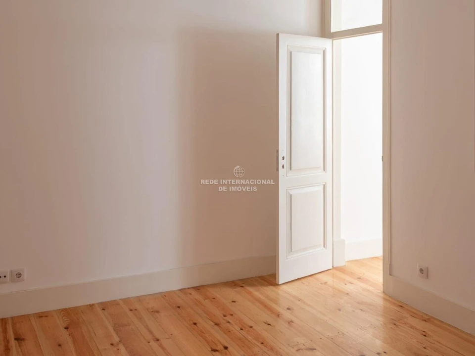 Apartamento T3 para Venda em Campo de Ourique Foto 8