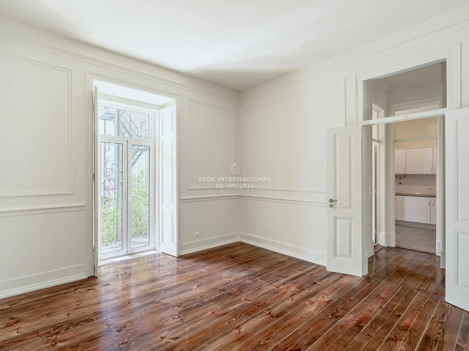 Apartamento T2 para Venda em Campo de Ourique Foto 17
