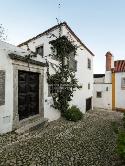 Moradia T5 para Venda em Santa Maria, São Pedro e Sobral da Lagoa