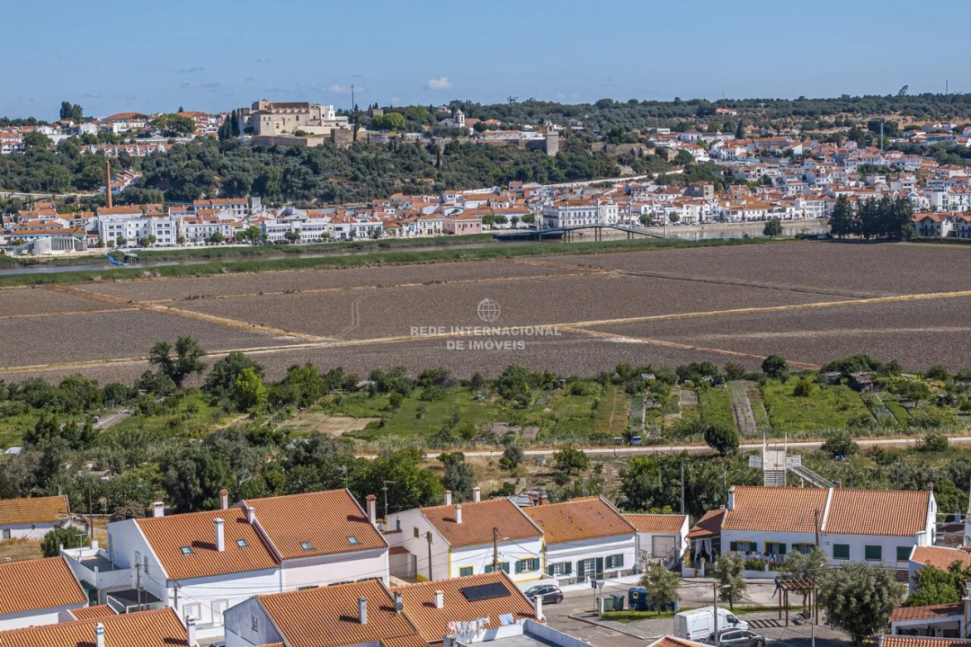 Moradia T4 para Venda em Santa Maria do Castelo e Santiago e Santa Susana Foto 16