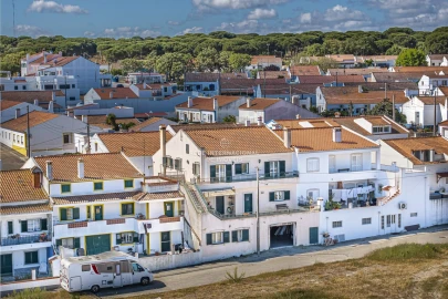 Moradia T4 para Venda em Santa Maria do Castelo e Santiago e Santa Susana