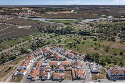 Moradia T4 para Venda em Santa Maria do Castelo e Santiago e Santa Susana