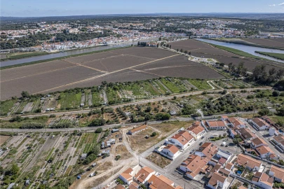 Moradia T4 para Venda em Santa Maria do Castelo e Santiago e Santa Susana