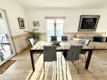 Moradia T9 para Venda em Loule (São Sebastião)