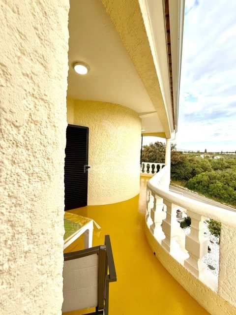 Moradia T9 para Venda em Loule (São Sebastião)