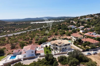 Moradia T9 para Venda em Loule (São Sebastião)