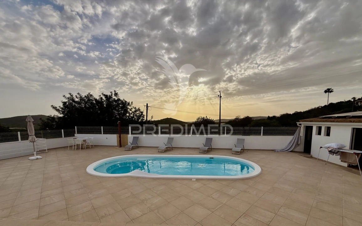 Moradia T9 para Venda em Loule (São Sebastião) Foto 10