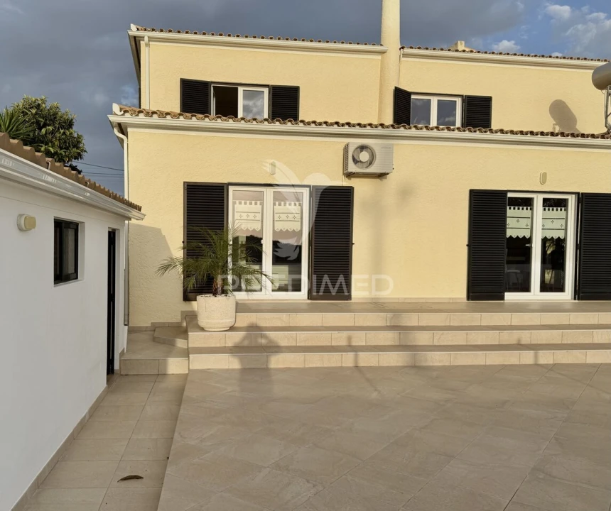 Moradia T9 para Venda em Loule (São Sebastião) Foto 16