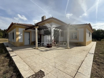 Quinta T3 para Venda em Sines