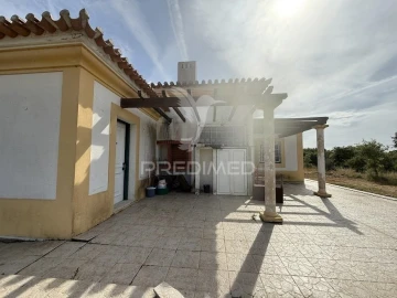 Quinta T3 para Venda em Sines