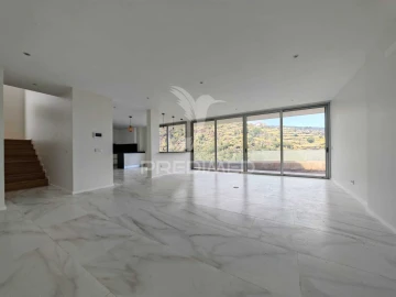 Moradia T3 para Venda em Santa Cruz