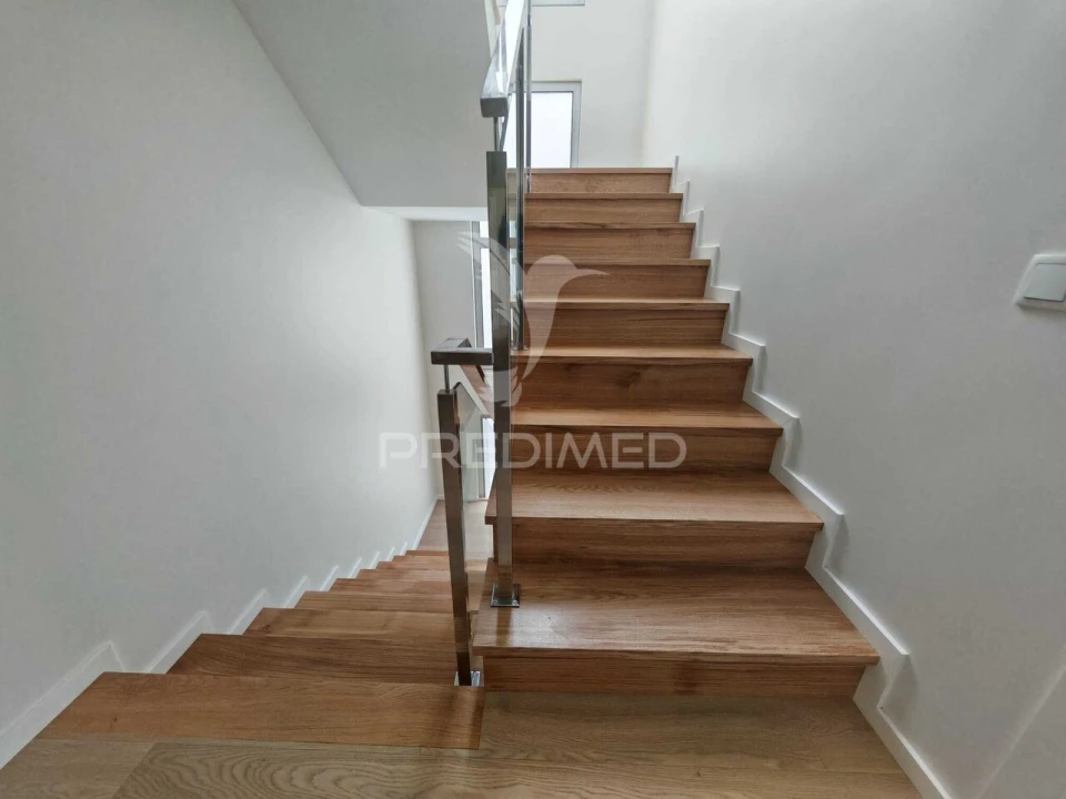Moradia T3 para Venda em Santa Cruz Foto 31