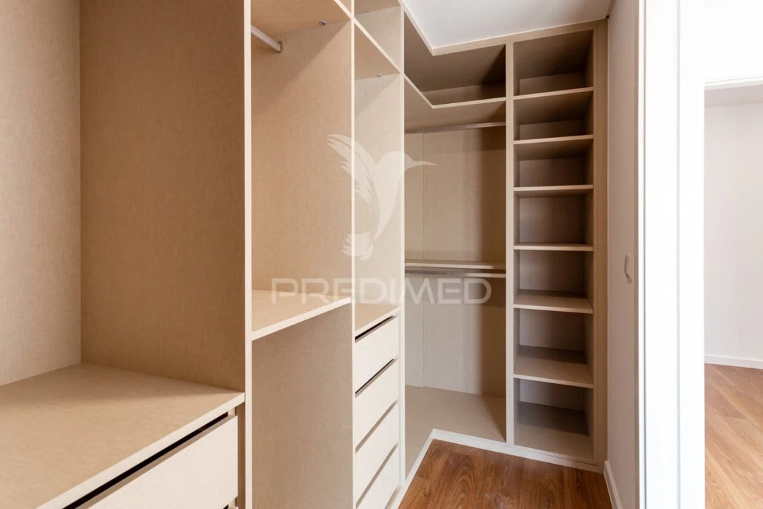 Moradia T4 para Venda em São Domingos de Rana Foto 17