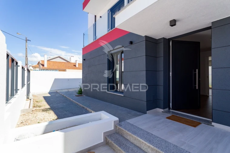 Moradia T4 para Venda em São Domingos de Rana Foto 31