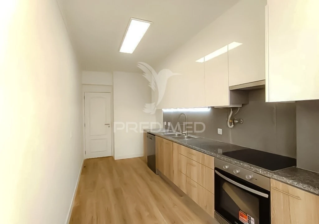 Apartamento T3 para Venda em São Domingos de Benfica Foto 1
