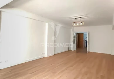 Apartamento T3 para Venda em São Domingos de Benfica