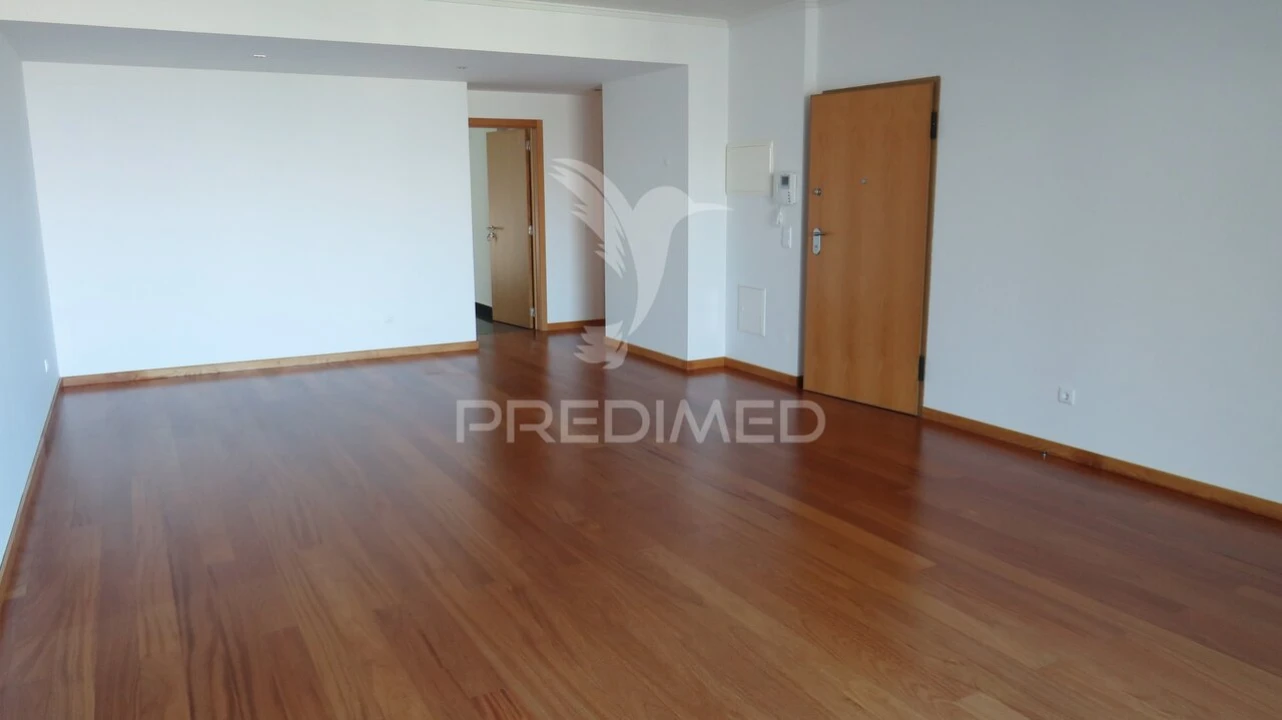 Apartamento T4 para Venda em São Martinho Foto 4