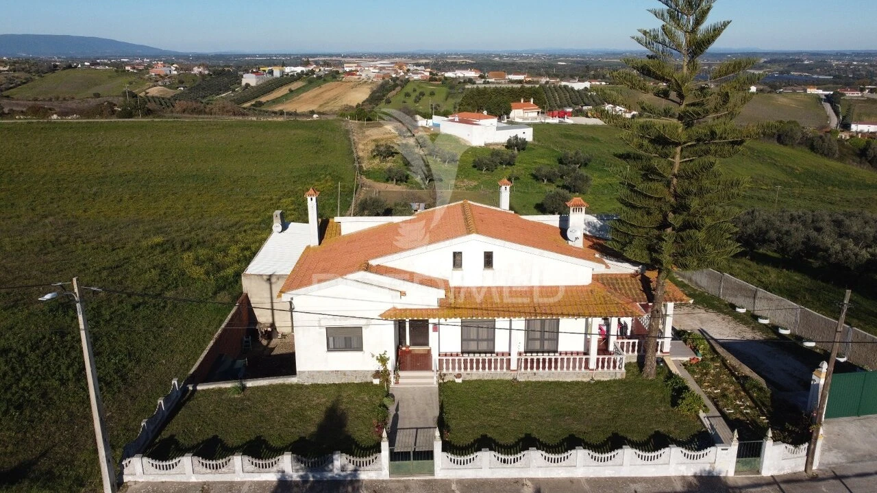 Moradia T3 para Venda em Achete, Azoia de Baixo e Póvoa de Santarém Foto 2