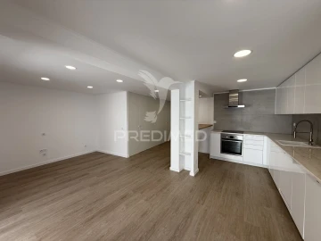 Apartamento T2 para Venda em Marvila, Ribeira Santarém, São Salvador, São Nicolau