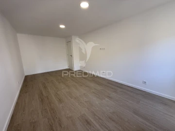 Apartamento T2 para Venda em Marvila, Ribeira Santarém, São Salvador, São Nicolau